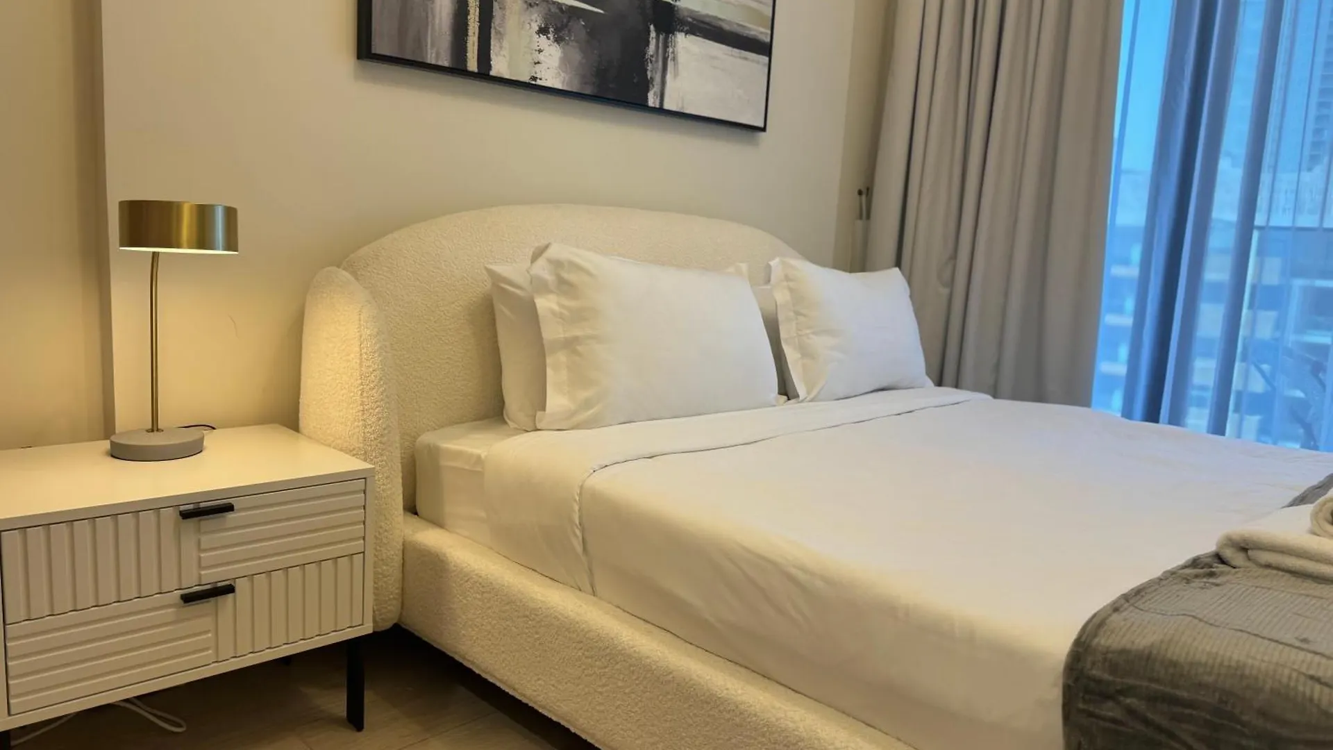 Ashri Elegant Studio Near Burj Khalifa Dubai Apartment