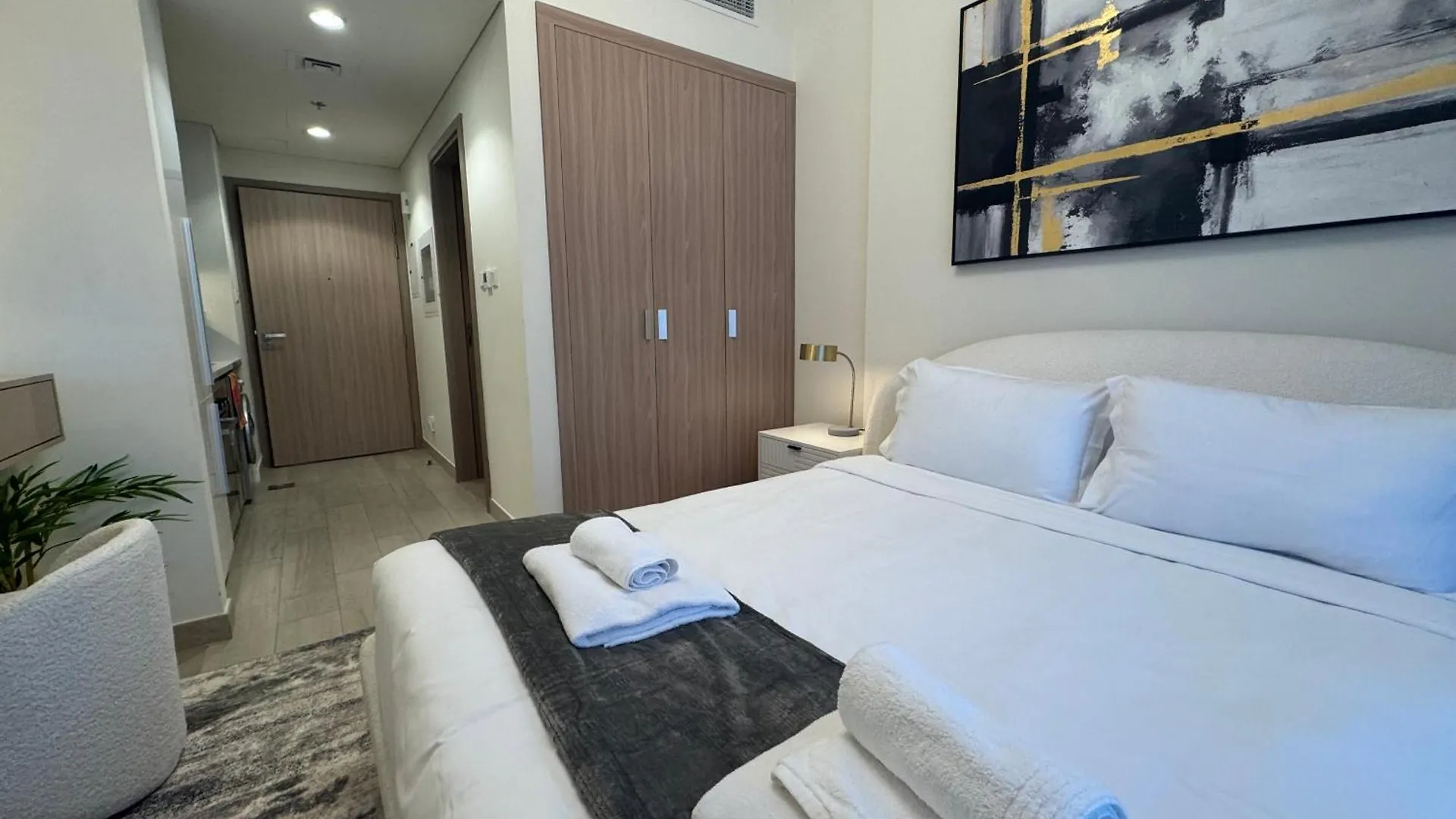 Apartment Ashri Elegant Studio Near Burj Khalifa Dubai
