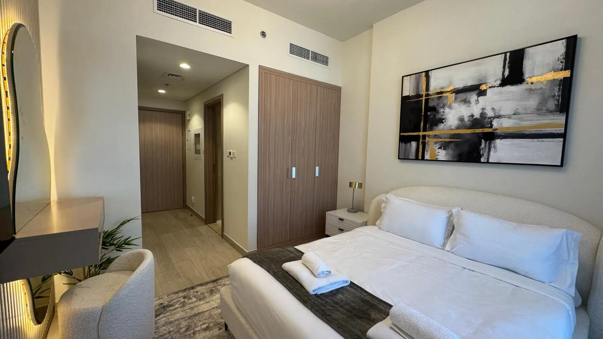 Ashri Elegant Studio Near Burj Khalifa Dubai Apartment